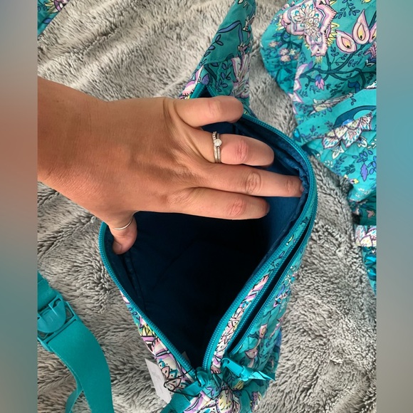 Vera Bradley crossbody - Picture 7 of 7